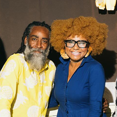 stush in the bush lisa and chris binns